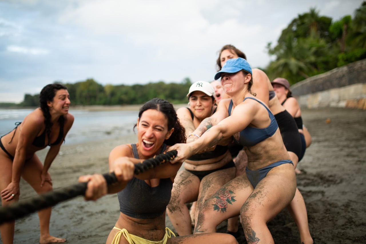 Salty Retraites: Surf, Sweat, and Flow au Costa Rica