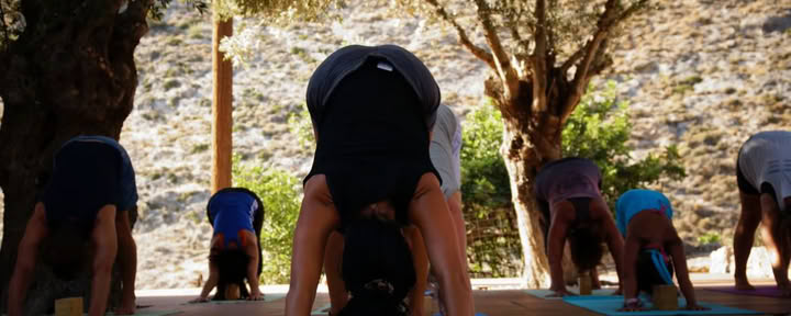 Crete Yoga Retraite 2025 — Niveau 3 Enseignante de Yoga Iyengar Rachel Lovegrove