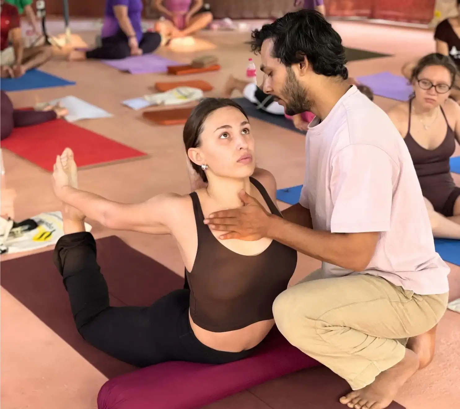 Formation de professeur de yoga de 300 heures au Kerala – 3 nov. – 30 nov. 2026