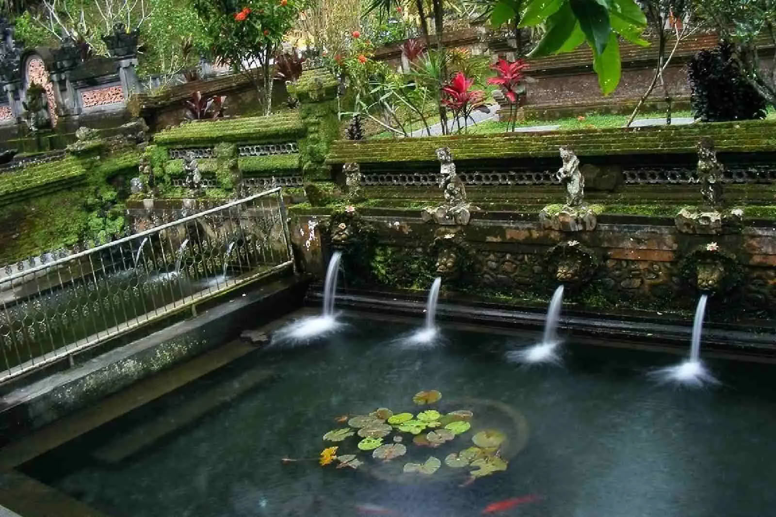 Melukat - Cérémonie de purification balinaise