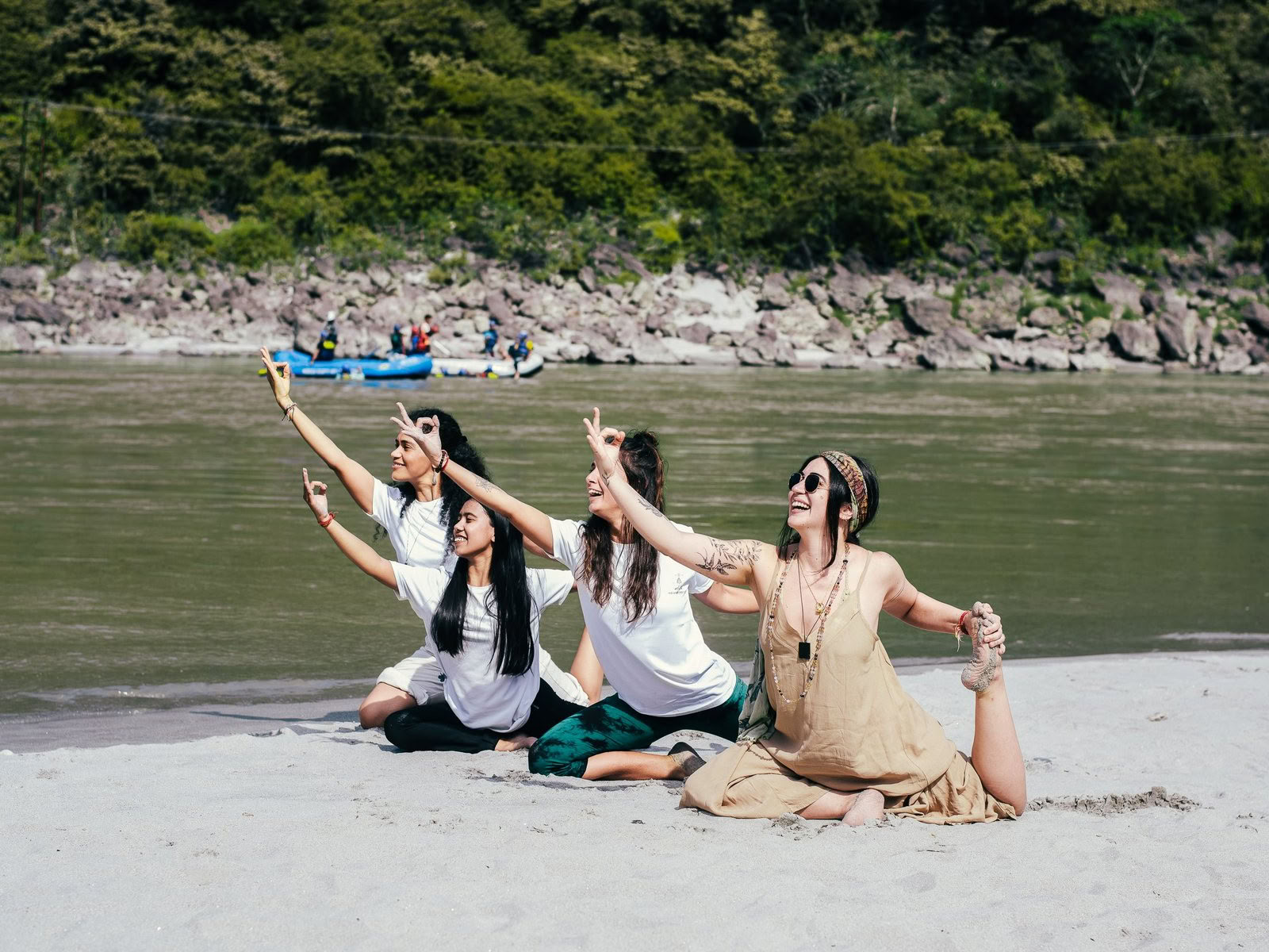 Formation de professeur de yoga spéciale de 200 heures à Rishikesh – 3e au 30e oct. 2026