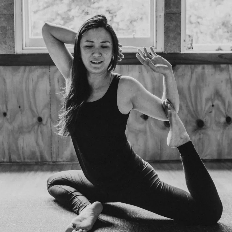 Yoga en flux intuitif avec Crystal Tan