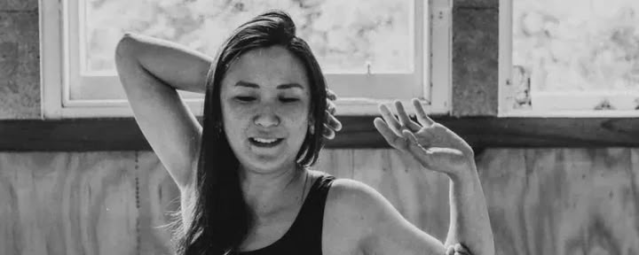 Yoga en flux intuitif avec Crystal Tan