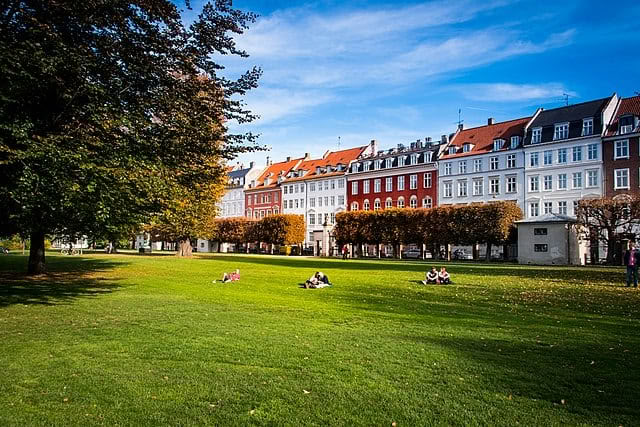 Yoga dans le parc : Kongens Have (Jardin du Roi)