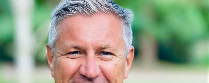 Yoga avec Angus Ford Robertson