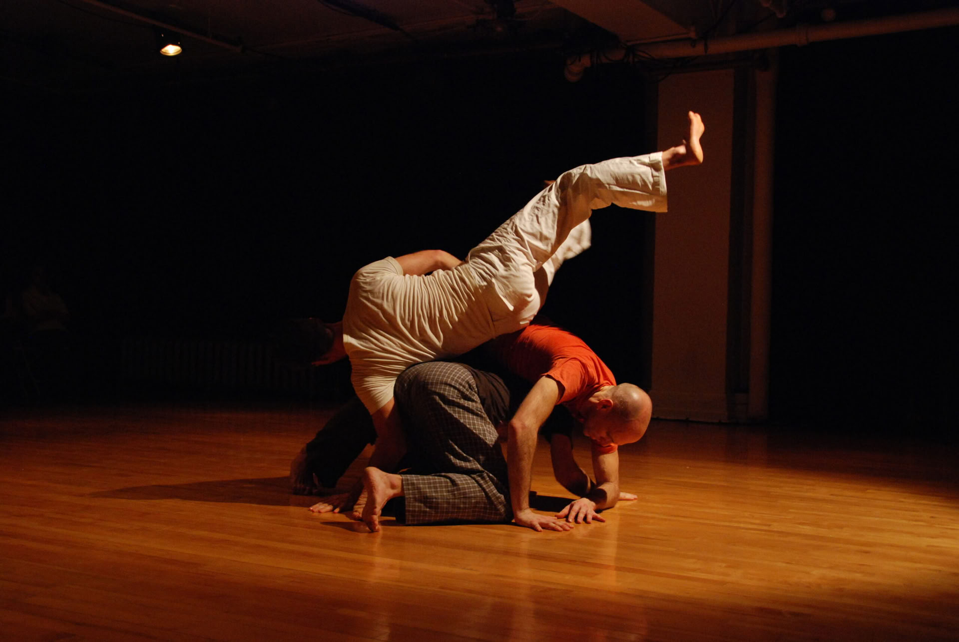 Atelier de conscience compositionnelle en improvisation contact avec Andrew Harwood