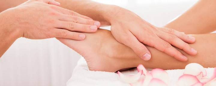 Massage des mains et des pieds