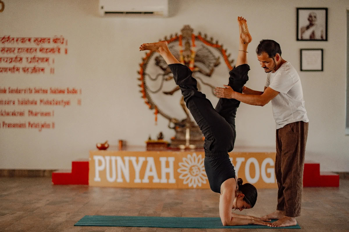 Formation de professeurs de yoga de 100 heures