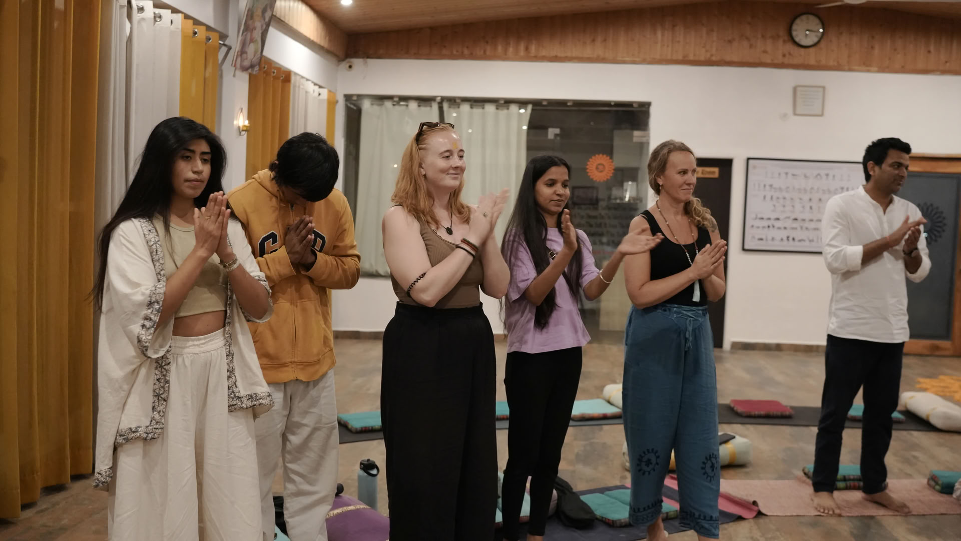 Formation de professeurs de yoga de 100 heures