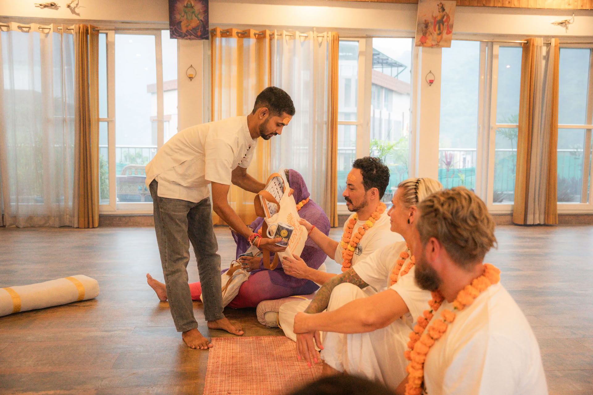 Formation de professeurs de yoga de 100 heures
