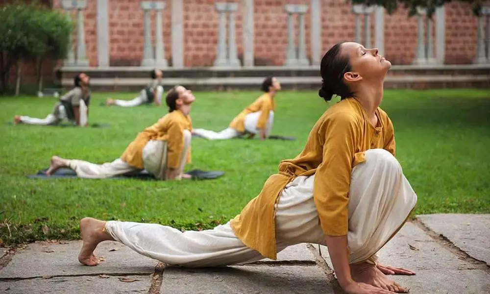 Formation de professeur de yoga multistyle de 100 heures à Rishikesh