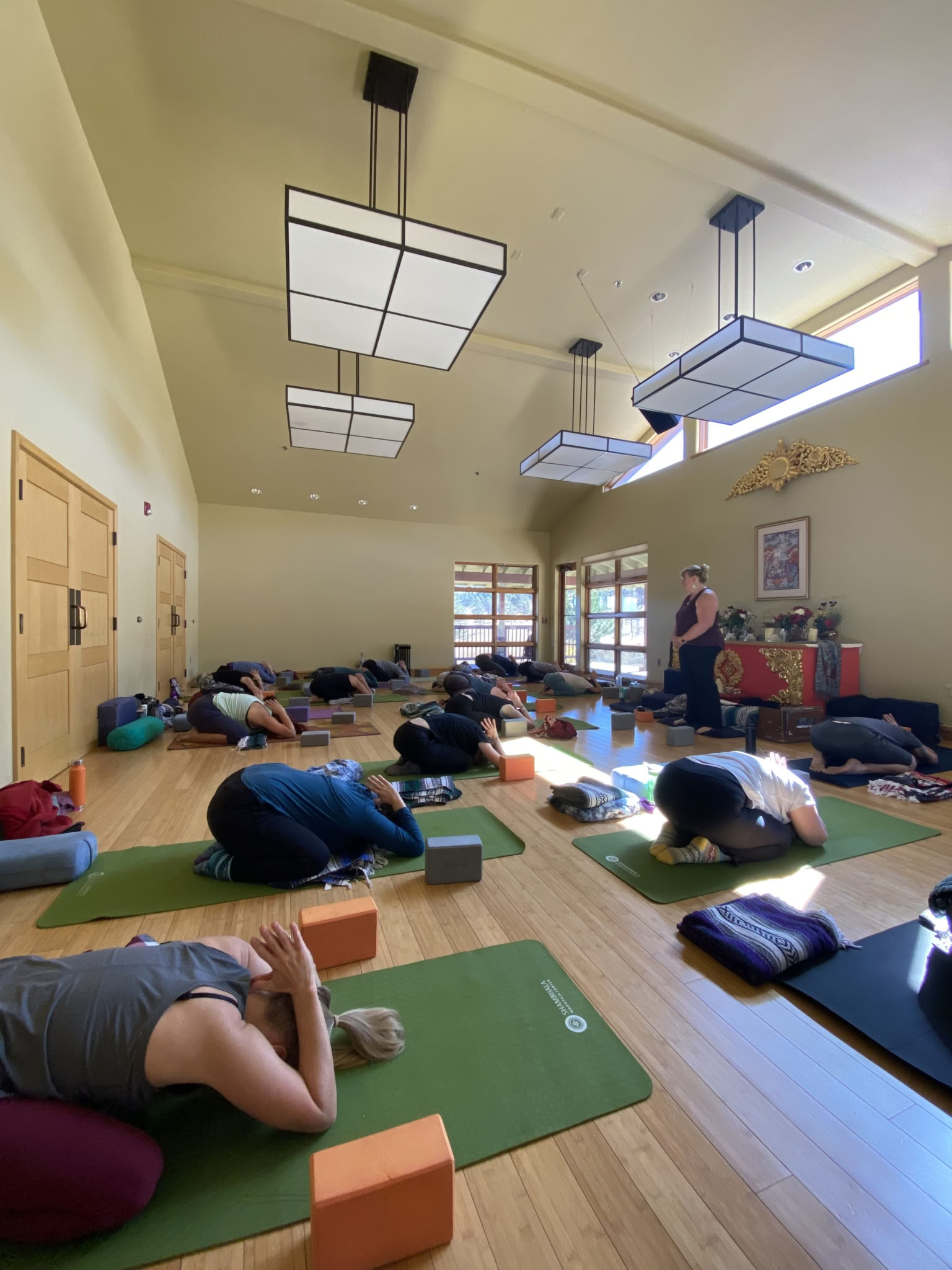 Turning Inward : Une retraite de yoga automnale