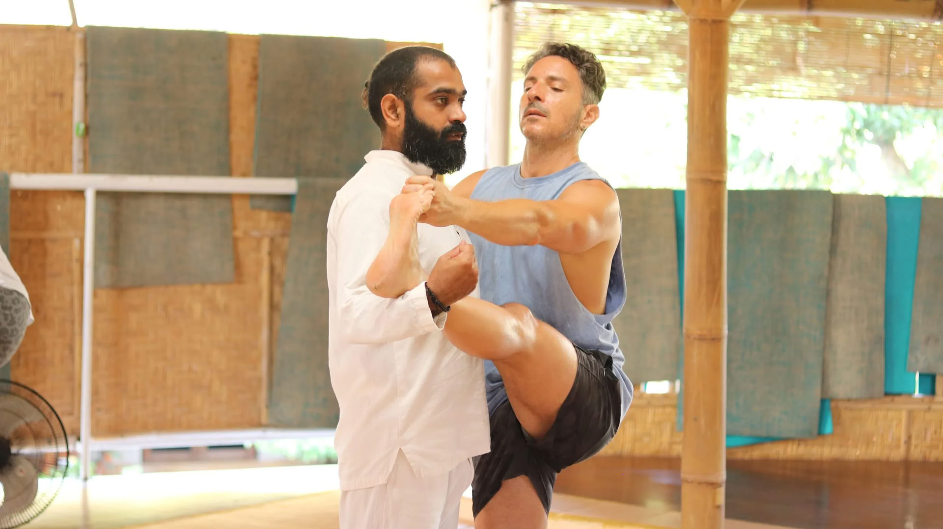 Formation de professeur de yoga de 200 heures Vancouver Canada