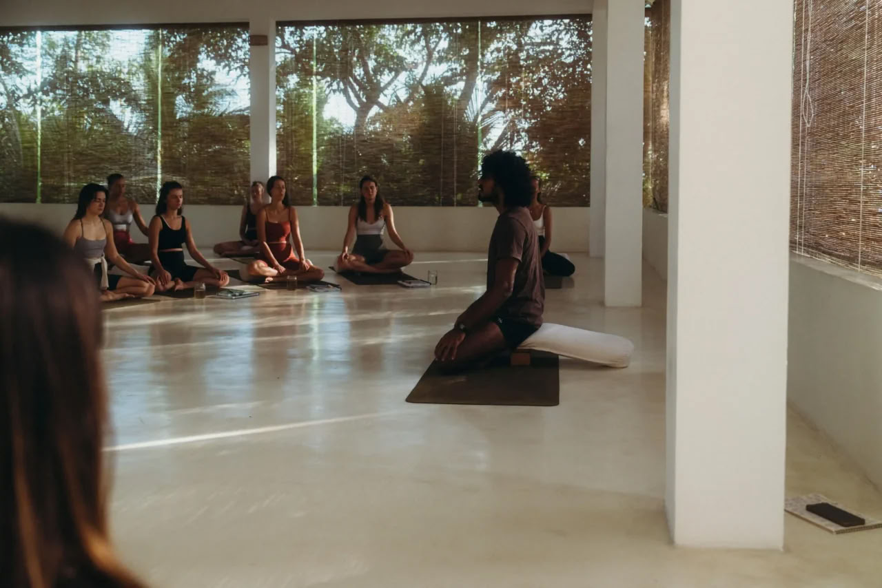 Synergy Vinyasa Yoga Retraite at Lanka Yoga