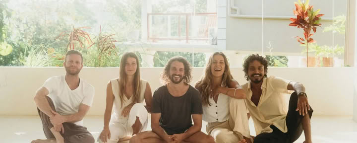 Formation de professeurs de yoga Vinyasa Synergy 200 heures – septembre 2026