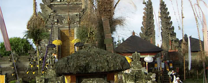 Temple de la montagne sacrée Pasar Agung