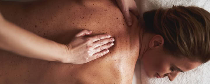 Massage thérapeutique de la colonne vertébrale CNT