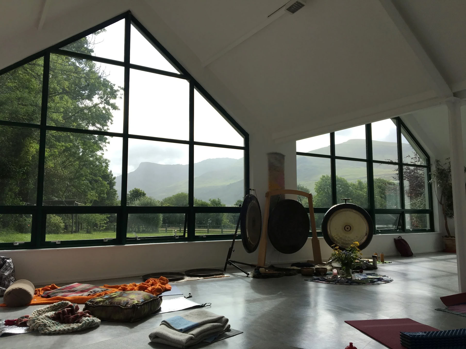 Dans le flux : un voyage de Kundalini de présence et de connexion intuitive