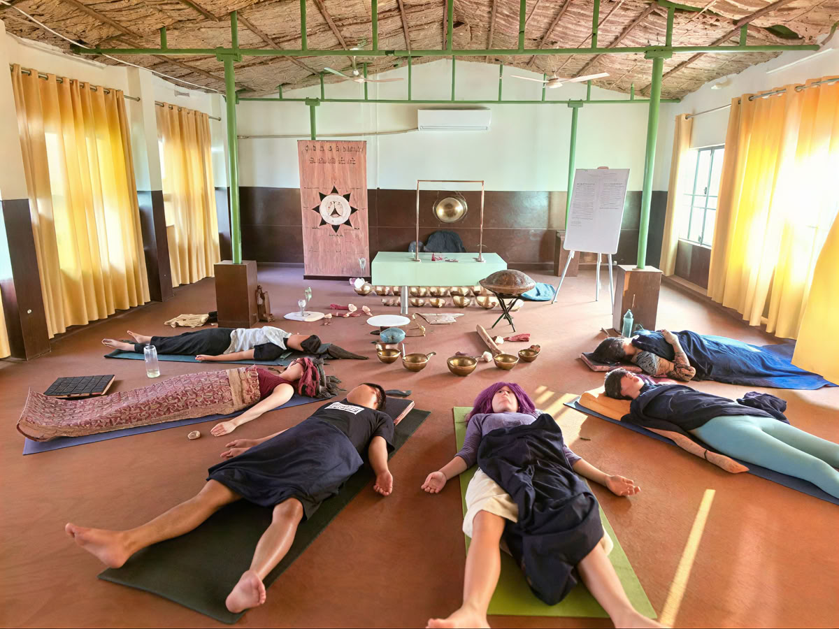 Cours de guérison par le son à Rishikesh