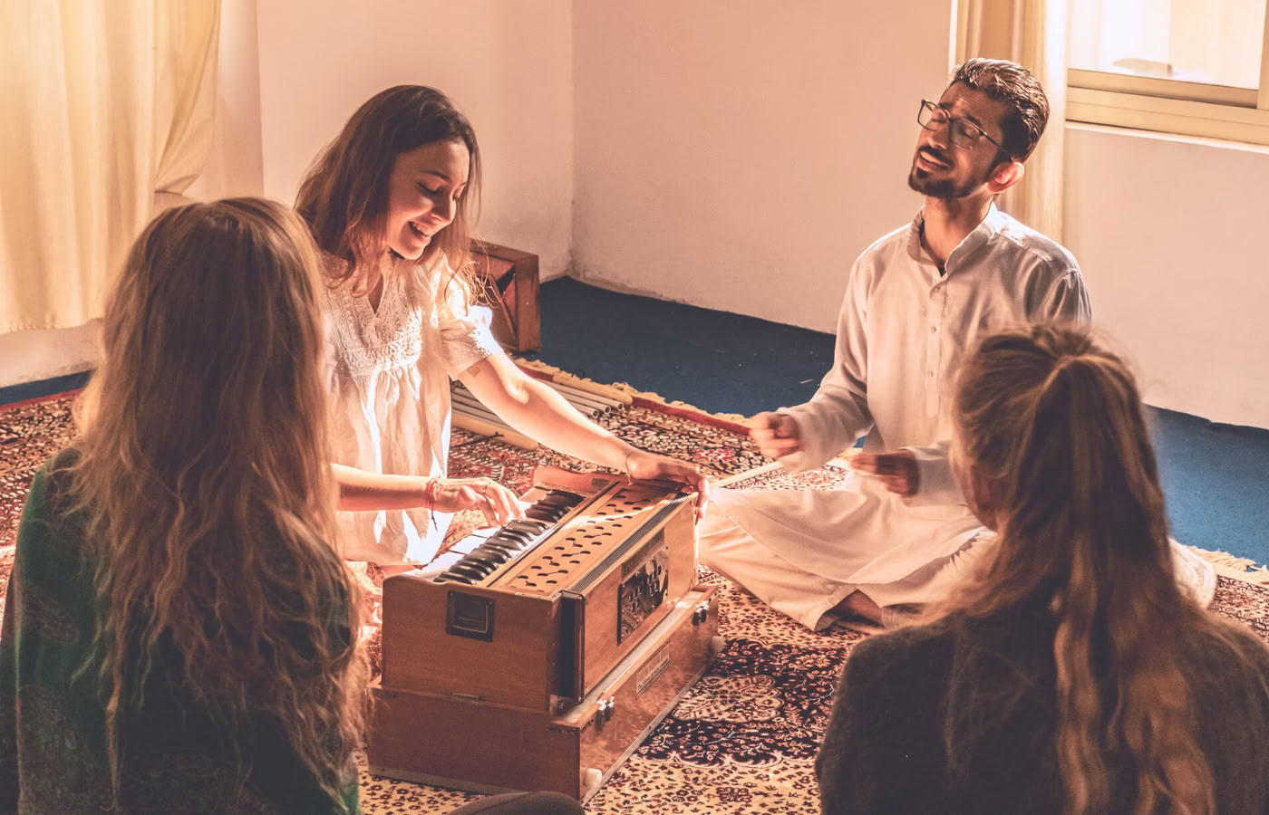 Cours de chant de kirtan et de mantra