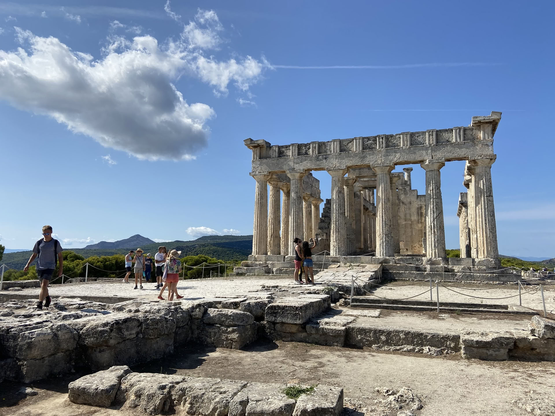 Retraite de yoga et de slow living au milieu de l’été en Grèce