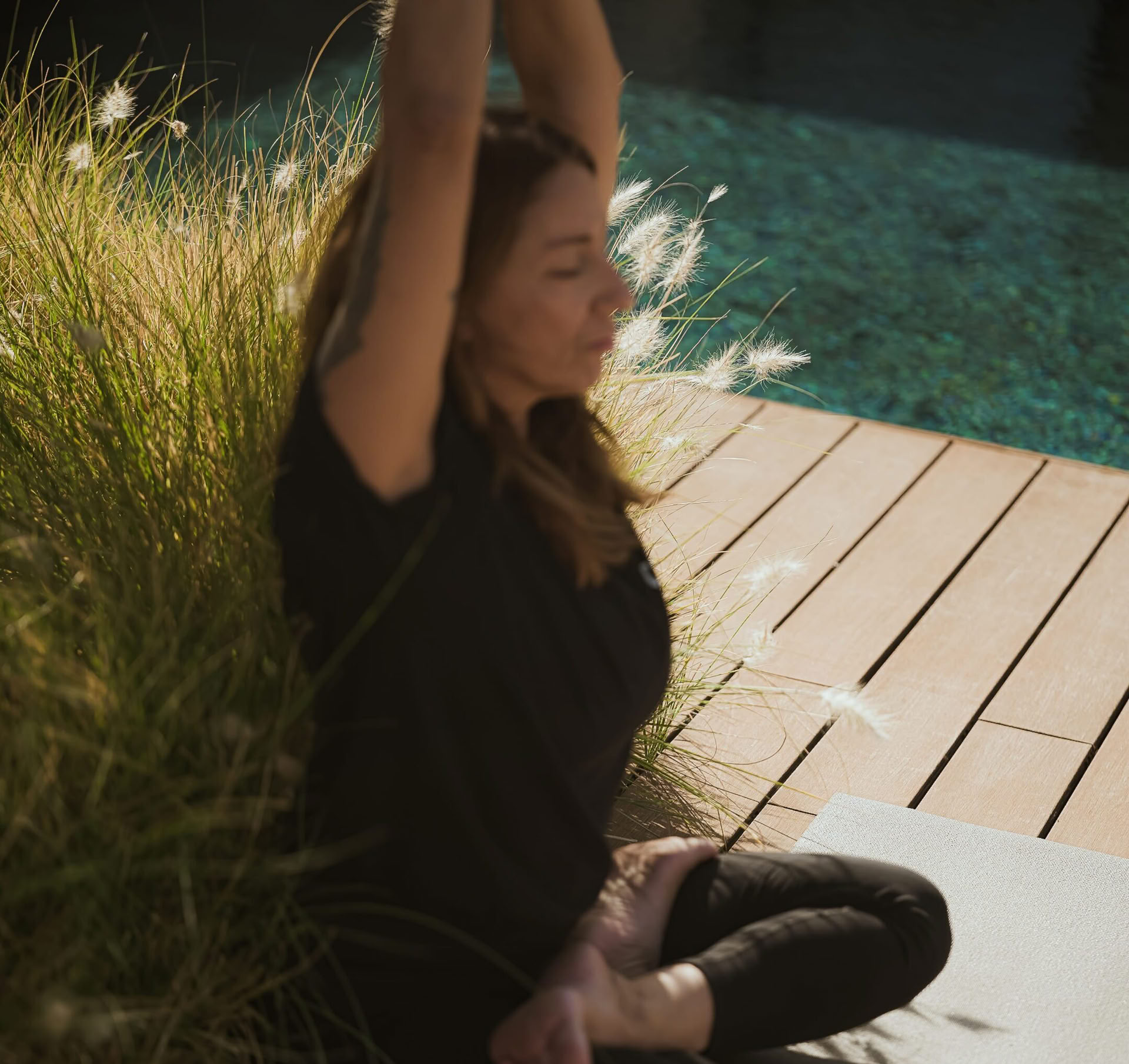 Masterclass de yoga au coucher du soleil