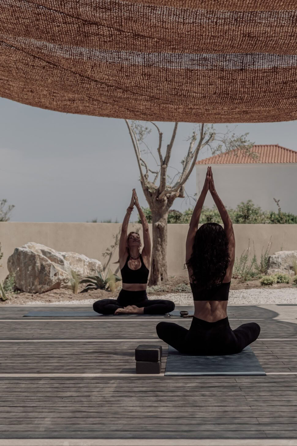 Masterclass de yoga au coucher du soleil