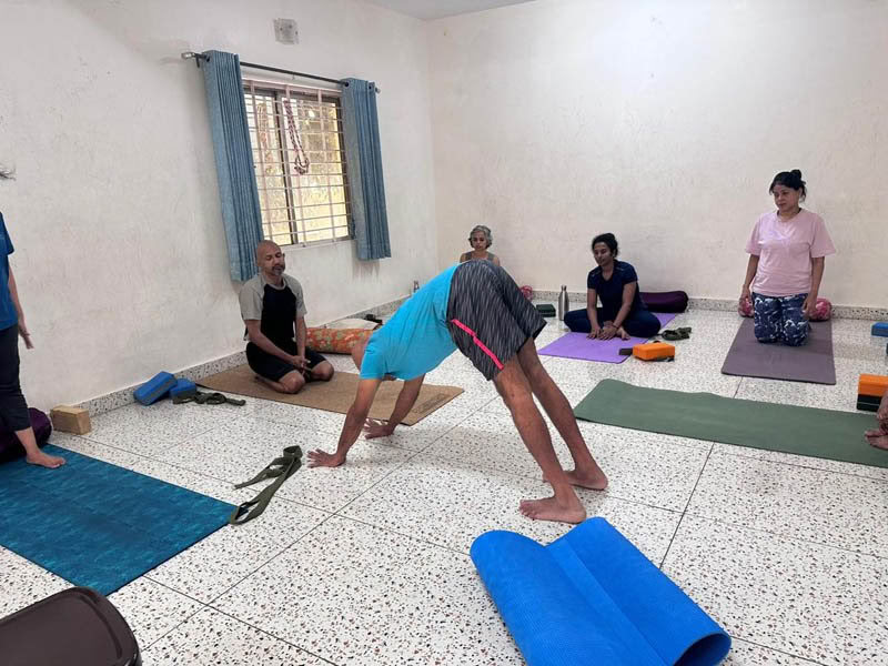 Cours de formation de professeur de yoga de 200 heures en semaine à Bengaluru