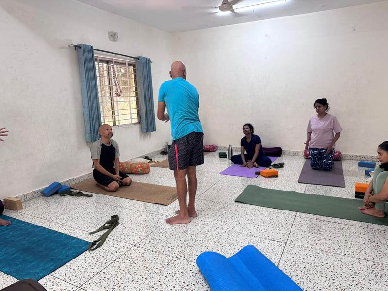 Cours de formation de professeur de yoga de 200 heures en semaine à Bengaluru