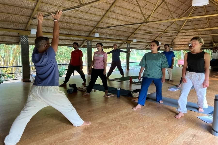 Cours de formation de professeur de yoga de 300 heures à Mysore