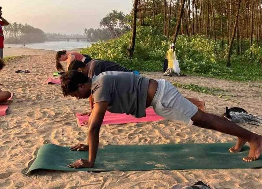 Cours de formation de professeur de yoga de 500 heures au Kerala