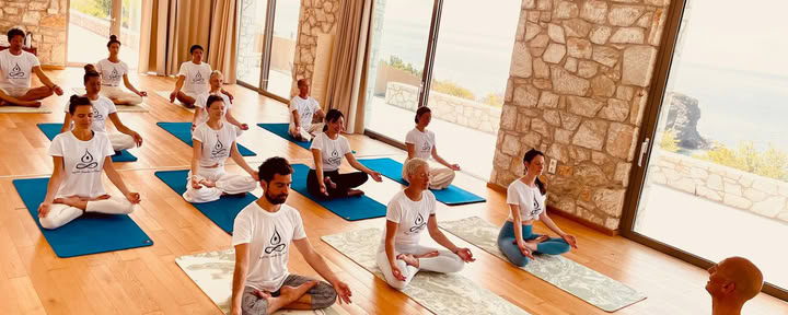 Formation intensive de yoga 100-H sur 10 jours, du 07 au 16 novembre 2026