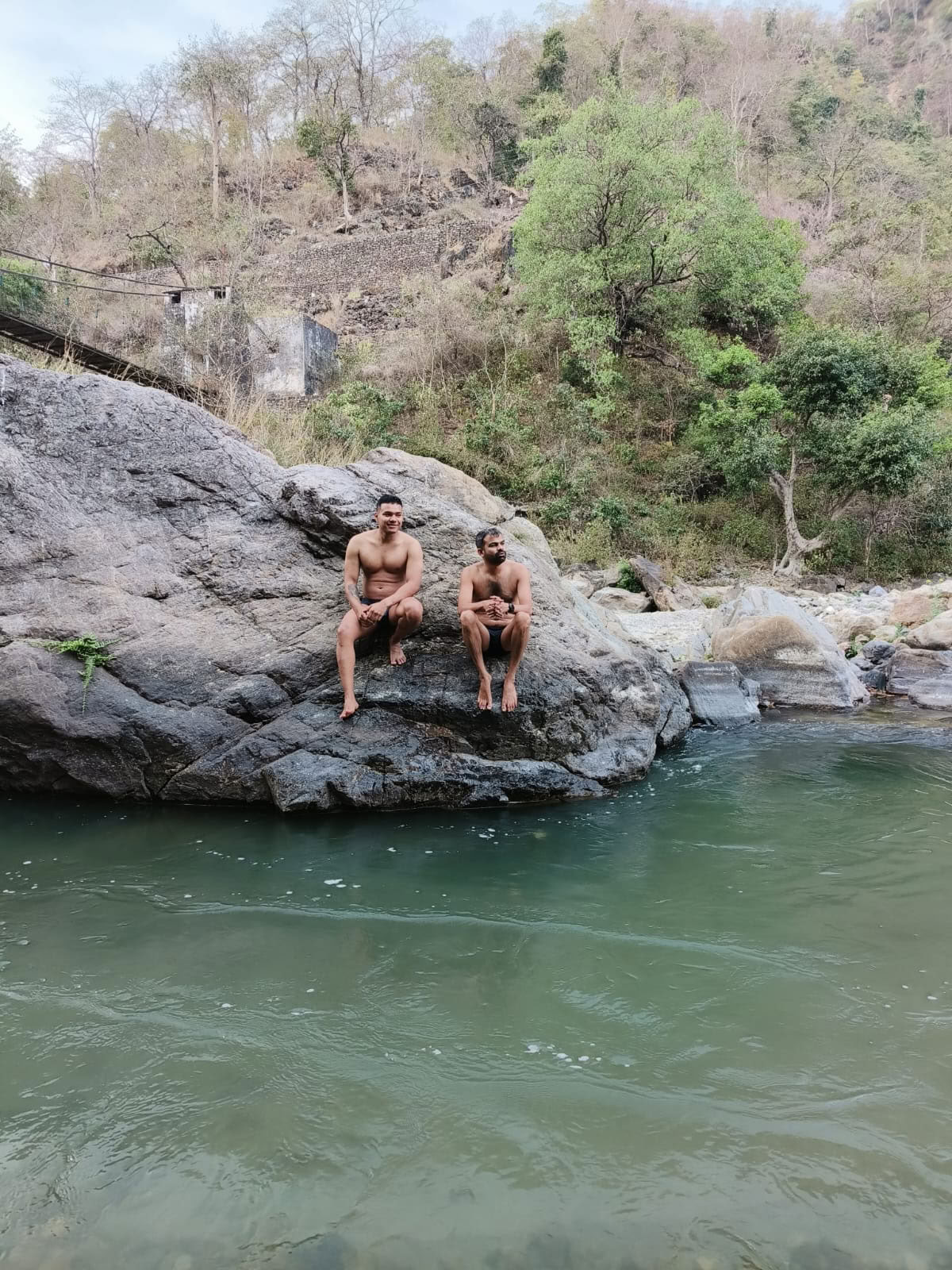 Retraite au bord de la rivière