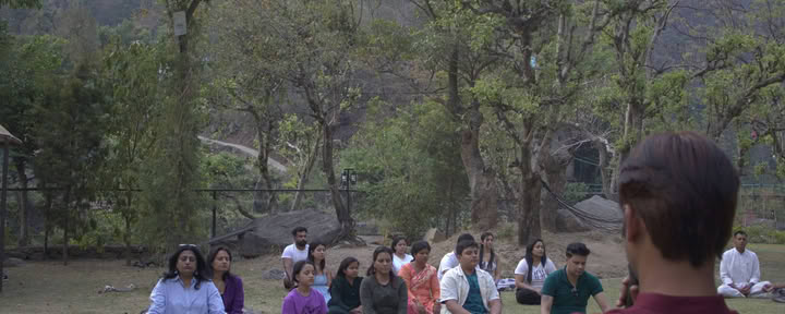 100 Heures de Formation de Professeur de Yoga
