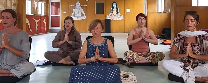 Formation de professeur de Pranayama de 100 heures à Rishikesh