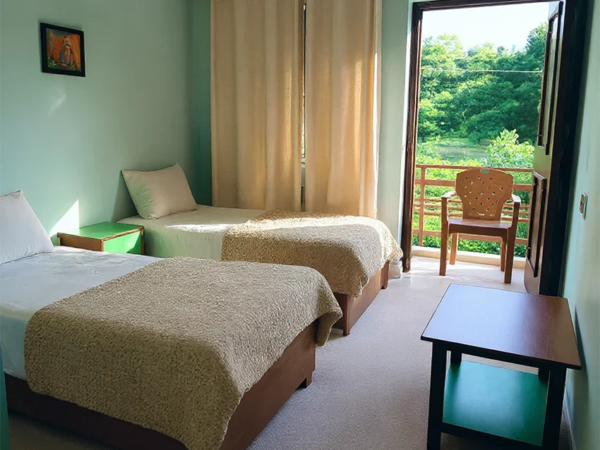 Formation de professeur de yoga de 100 heures pour débutants à Rishikesh, en Inde