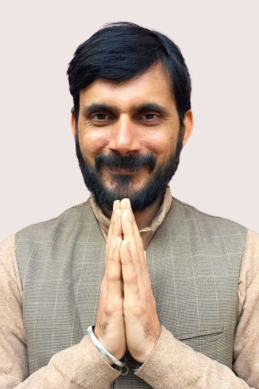 Formation de professeur de yoga de 100 heures pour débutants à Rishikesh, en Inde