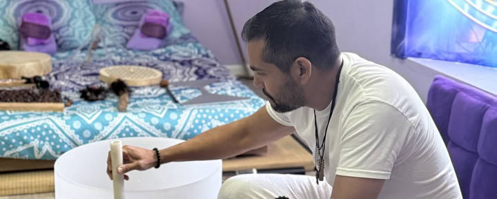 Sound Baths Avec Christopher Chavez