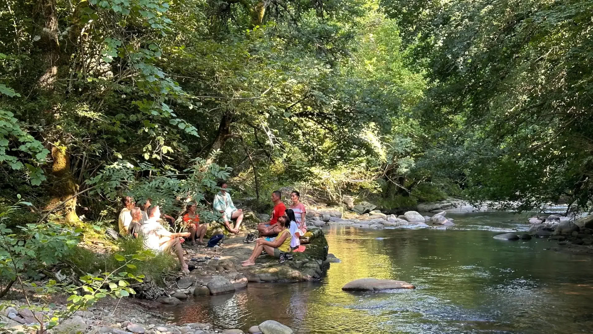 Retraite de yoga, psychologie et nature dans les Pyrénées (en anglais)