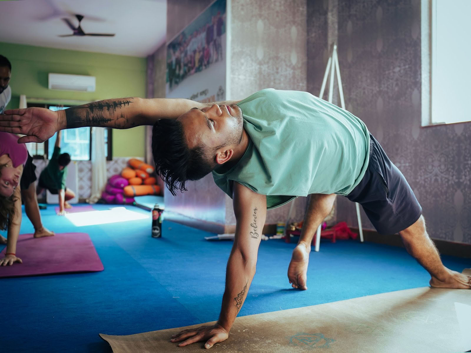 Formation de professeur de yoga de 100 heures