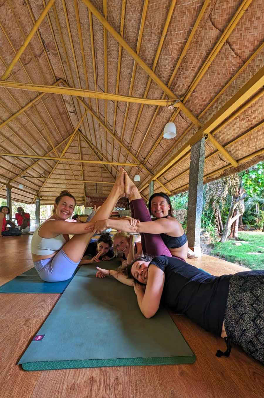 Formation avancée de professeur de yoga de 300 heures - août 2026