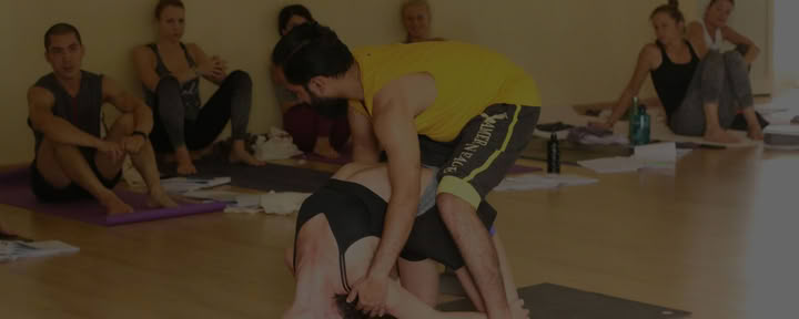 Formation avancée de professeur de yoga de 300 heures - août 2026