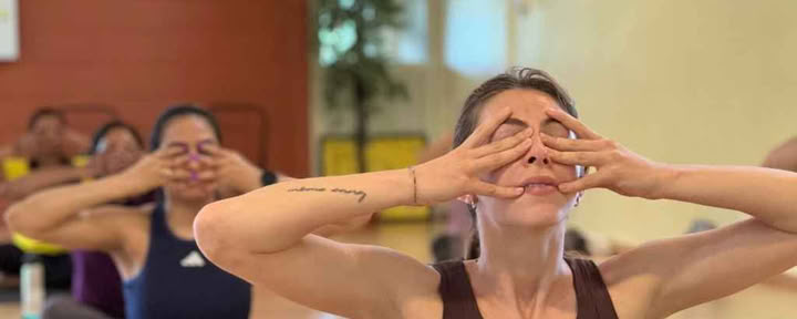 Formation résidentielle de professeur de pranayama de 100 heures