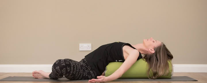 Repos et restauration : formation continue pour enseignants de yoga restauratif (30 heures) — The Yoga Yurt