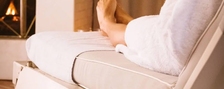 Entrée à l’espace humide du spa avec parcours bien-être
