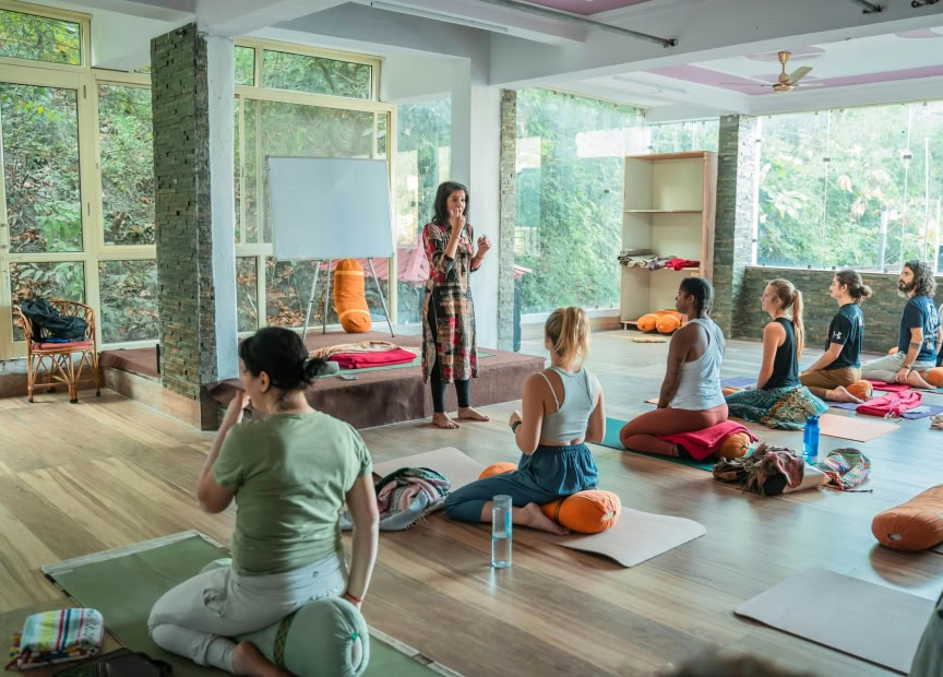 Retraite de yoga et de randonnée de 9 jours dans l’Himalaya