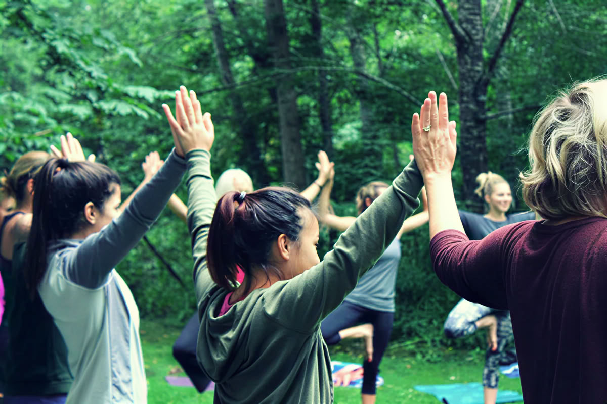 Retraite de yoga pour femmes, enracinée et sauvage, près d’Asheville, en Caroline du Nord