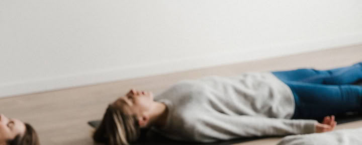 Respiration consciente soutenue par la communauté, cercle de parole et voyage sonore