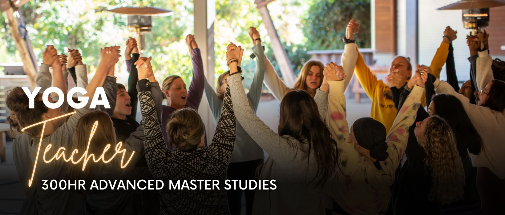 Formation de professeur de yoga 300 h | Chakra Flow University – Yoga restauratif et pratiques tenant compte des traumatismes