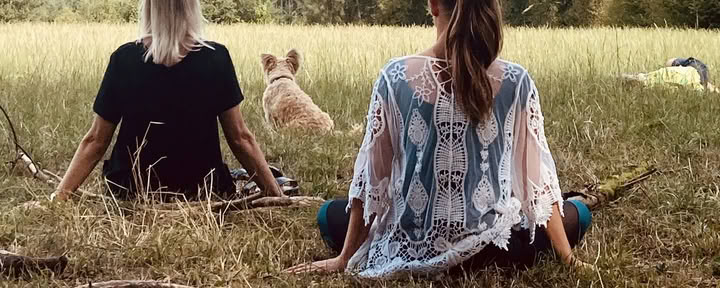 Danse joyeuse de l’âme sauvage en retraite